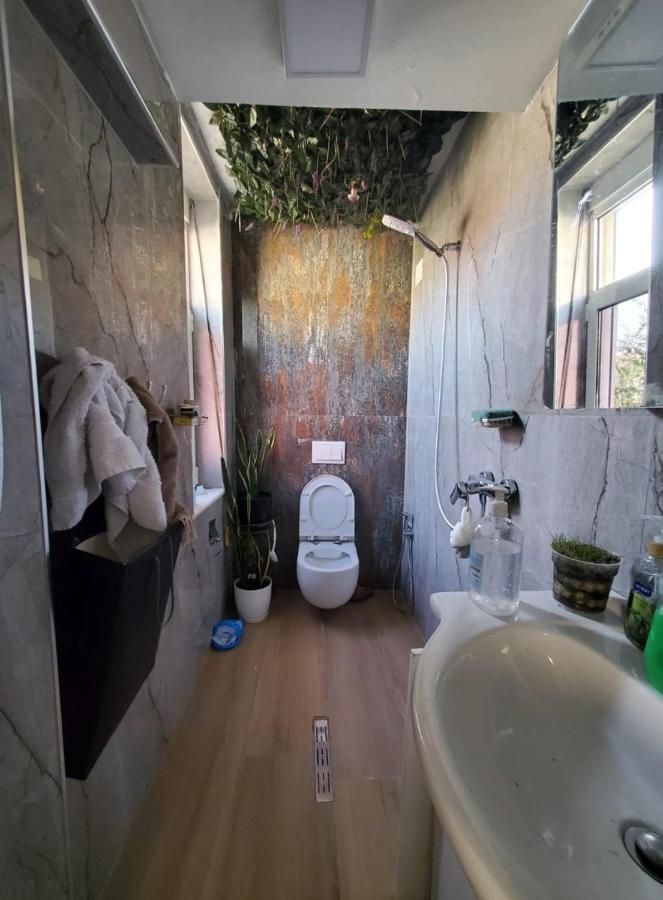Apartamenti8 Korca Bagian luar foto