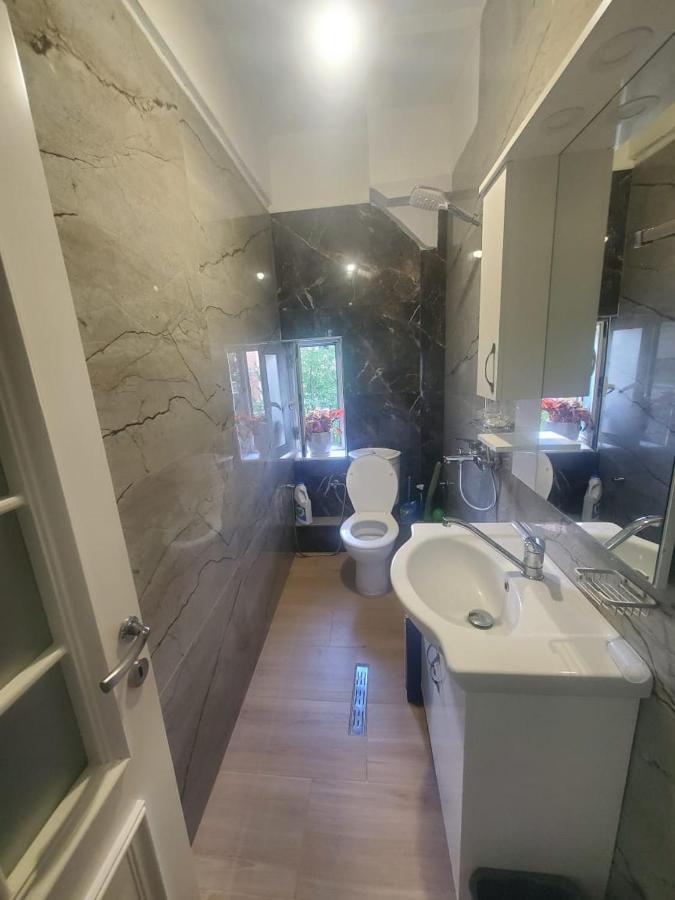 Apartamenti8 Korca Bagian luar foto