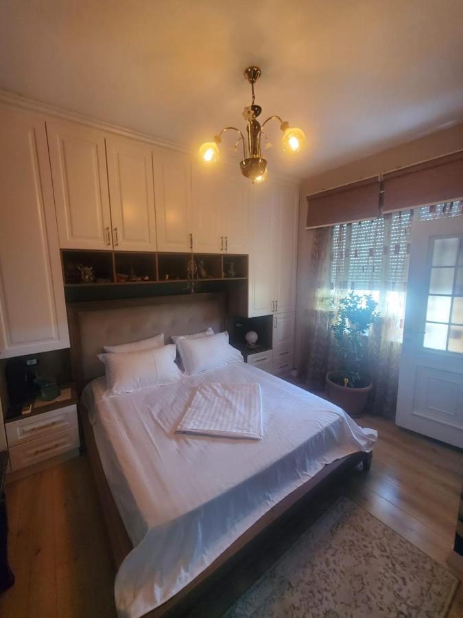 Apartamenti8 Korca Bagian luar foto
